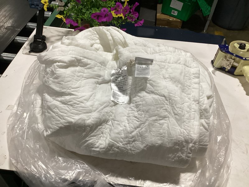 Condition photo showing As Is for organic cotton stripe stitch quilt, king cali king, white