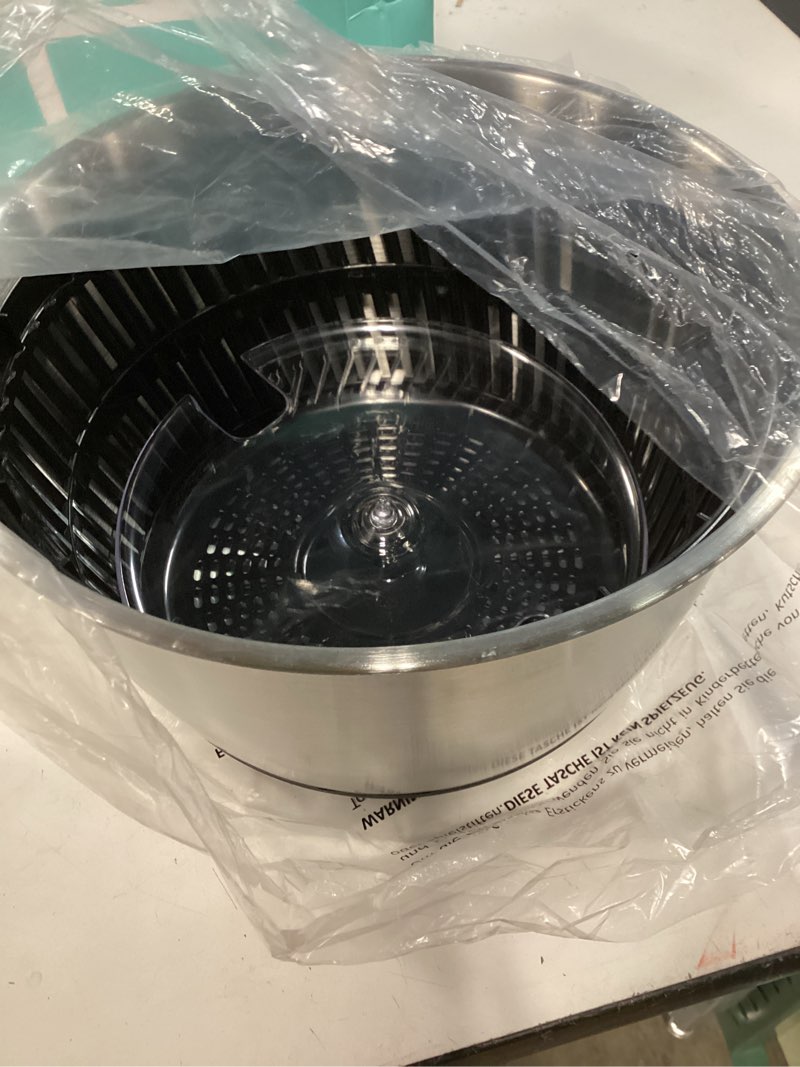 Condition photo showing Good Condition for stainless steel salad spinner, 6.34qt large lettuce dryer, bpa-free vegetable & fruit washer with drain, easy clean, non-slip base, transparent lid