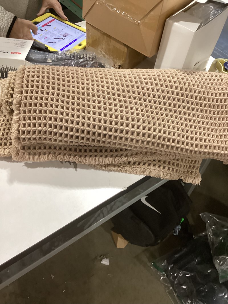 Condition photo showing Good Condition for Similar item Chunky Knit Throw Blanket 50\"X 60\", 100% Handmade with Soft Chenille Yarn, 4.4lbs Thick Cable Knitted Blankets, Large Rope Knot Crochet Throws for Couch Sofa Bed Home Decor, Tan Brown Tan Brown 50x60 inch