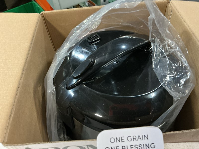 Condition photo showing Good Condition for AROMA Digital Rice Cooker, 4-Cup (Uncooked) / 8-Cup (Cooked), Steamer, Grain Cooker, Multicooker, 2 Qt, Stainless Steel Exterior, ARC-914SBD 4 Cup Uncooked / 8 Cup Cooked