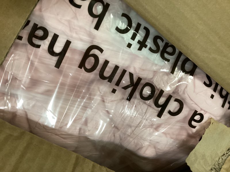 https://lotting-media.assets.bidfta.com/lotting_ea832036-7e02-4c60-9e33-7752dd3abea6