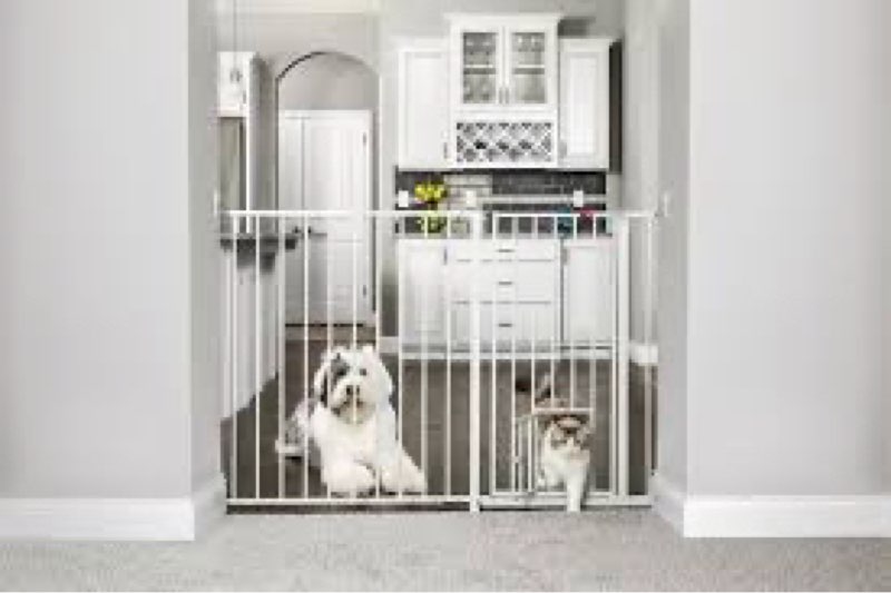 Assorted indoor gates baby and pet ( differents sizes, colors &/models)  