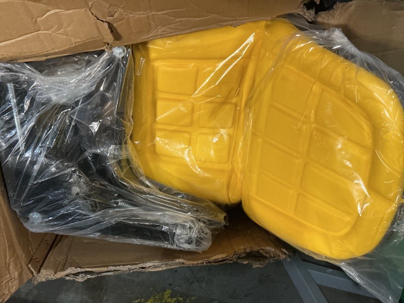Condition photo showing Good Condition for yellow universal tractor suspension seat with tilt for john deere 820 830 1020 1030 1040 1530 2020 2030 2040 2240,for ford/new holland tractor 4000 4100 4110 4330 shock absorbing alloy steel+pvc