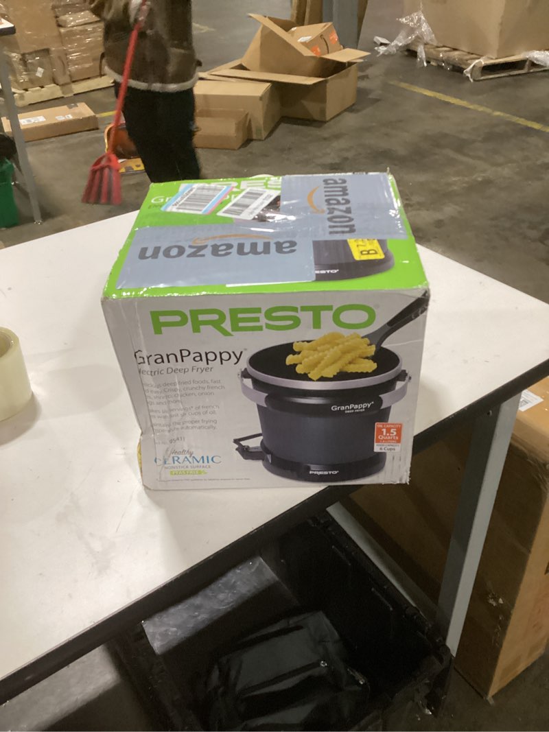 Condition photo showing Good Condition for presto 05411 granpappy electric deep fryer