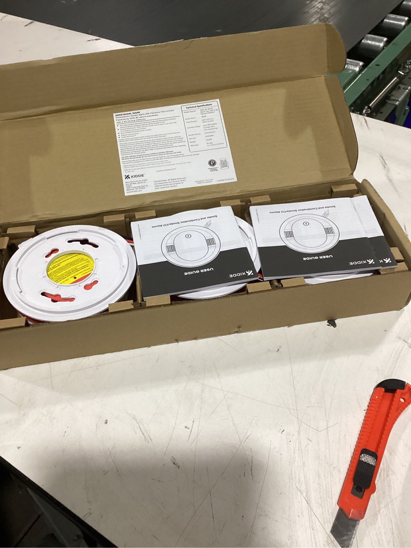 Condition photo showing New/Like New for kidde smoke detector, hardwired with aa battery backup, interconnectable, led warning lights, 85 db alarm, 5-inches, 20sar, 3 pack 3 pack 9th edition 20sar