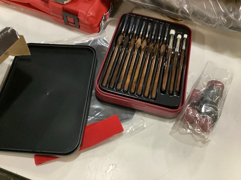 Condition photo showing Good Condition for Nicpro Professional Miniature Painting Kit with Wet Palette, Miniature Painting Handle & 11PCS Detail Paint Brushes Drybrush, Sponge, Pallet Paper, Brush Holder Mixing Paint Saver Palette Red & Black