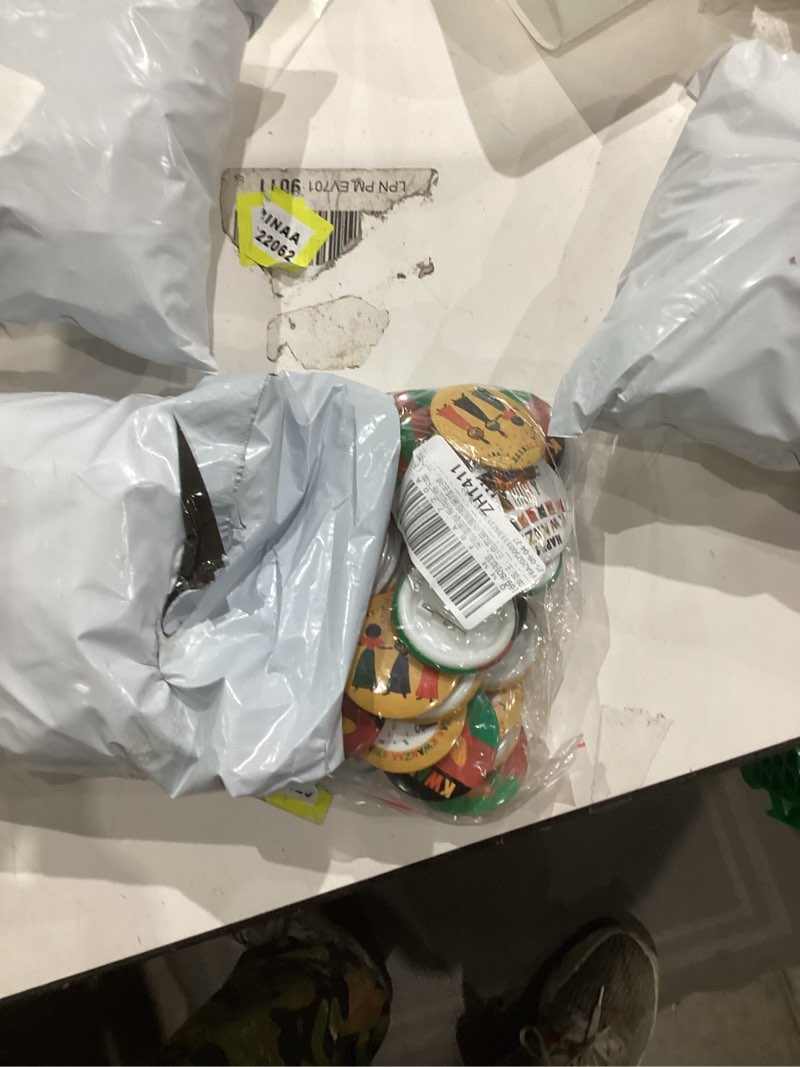 FIONUPI 72 Pcs Happy Kwanzaa Rubber Bracelets Badges Silicone Wristbands Round Button Pins for Afric