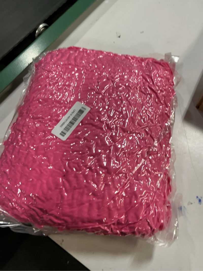 Condition photo showing New/Like New for FLOLEOPA Luxury Chenille Hot Pink Bathroom Rugs Bath Mats Sets, Extra Soft and Absorbent Bathroom Rugs Non Skid Machine Wash Dry Bath Matsï¼ˆ32"x20" Plus 17"x24"ï¼‰
