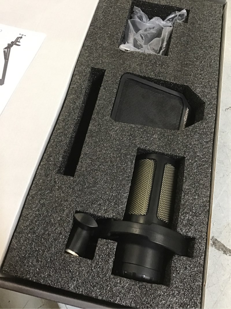 https://lotting-media.assets.bidfta.com/lotting_eae50eeb-8835-44a0-a16e-ad431efbb5c5