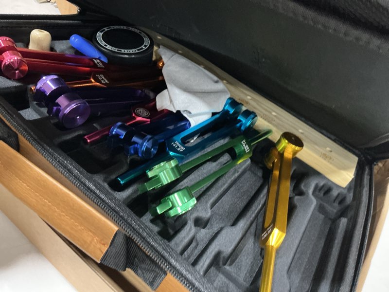Condition photo showing Good Condition for chakra tuning forks set for healing, 7 chakra+1 soul purpose weighted tuning forks for dna healing, chakra, sound therapy etc, multicolour(126.22 hz, 136.1 hz, 141.27 hz, 172.06 hz etc)