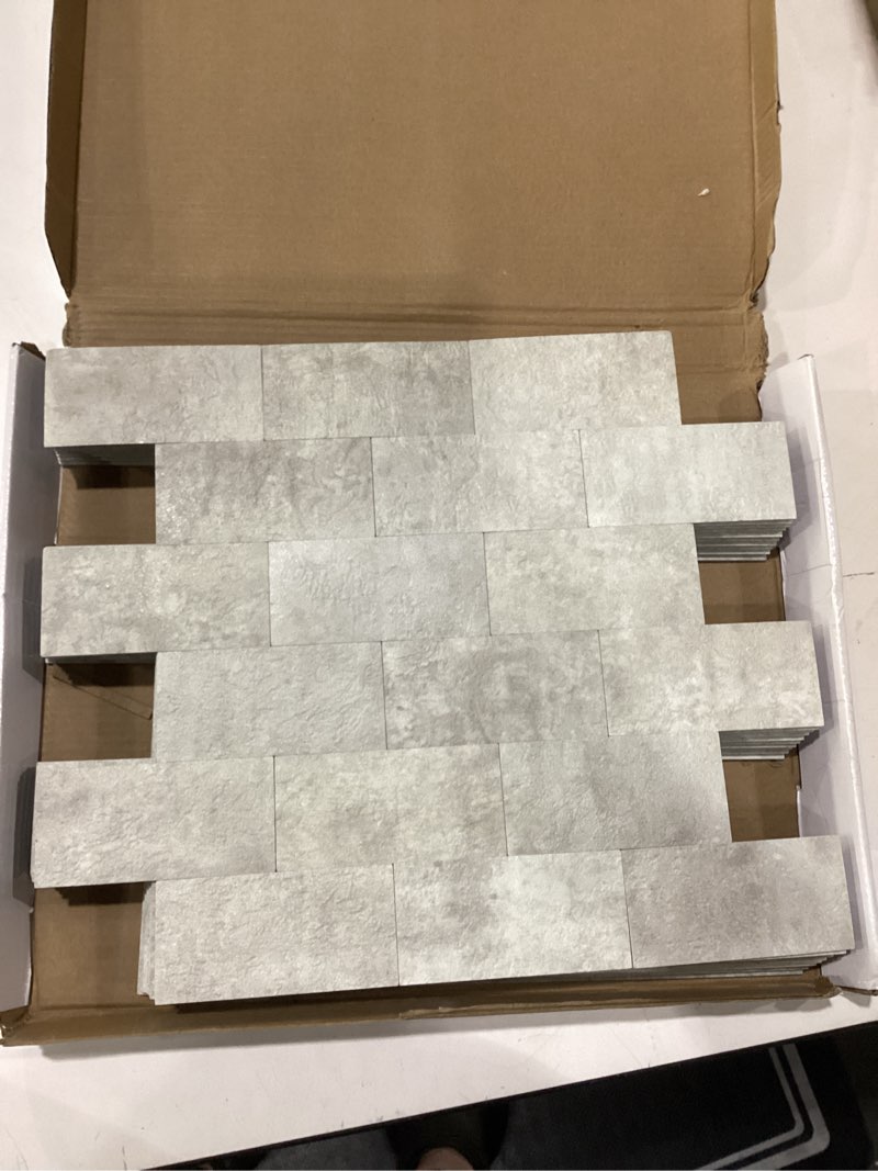 Condition photo showing New/Like New for art3d 10-pack peel and stick backsplash wall tile for kitchen bathroom fireplace vanitity in natural white natural white 10pcs 11.3"x13.5"