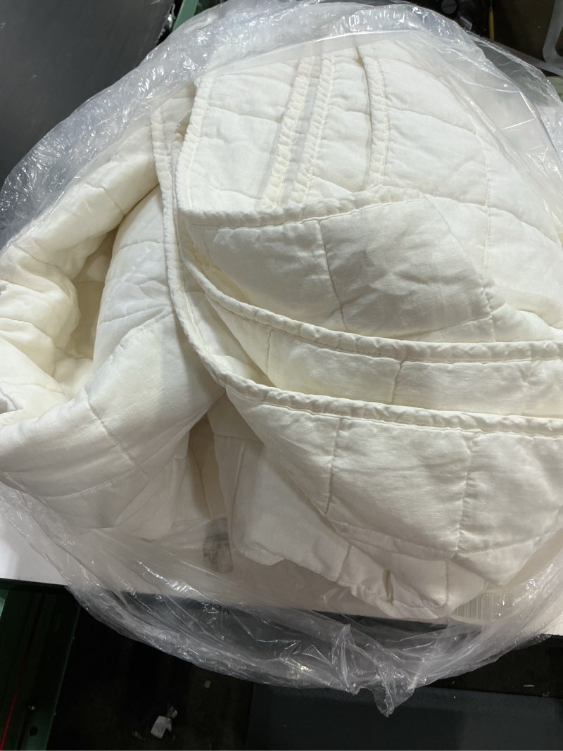 Condition photo showing Good Condition for european linen box quilt, king/cal king, ivory quince