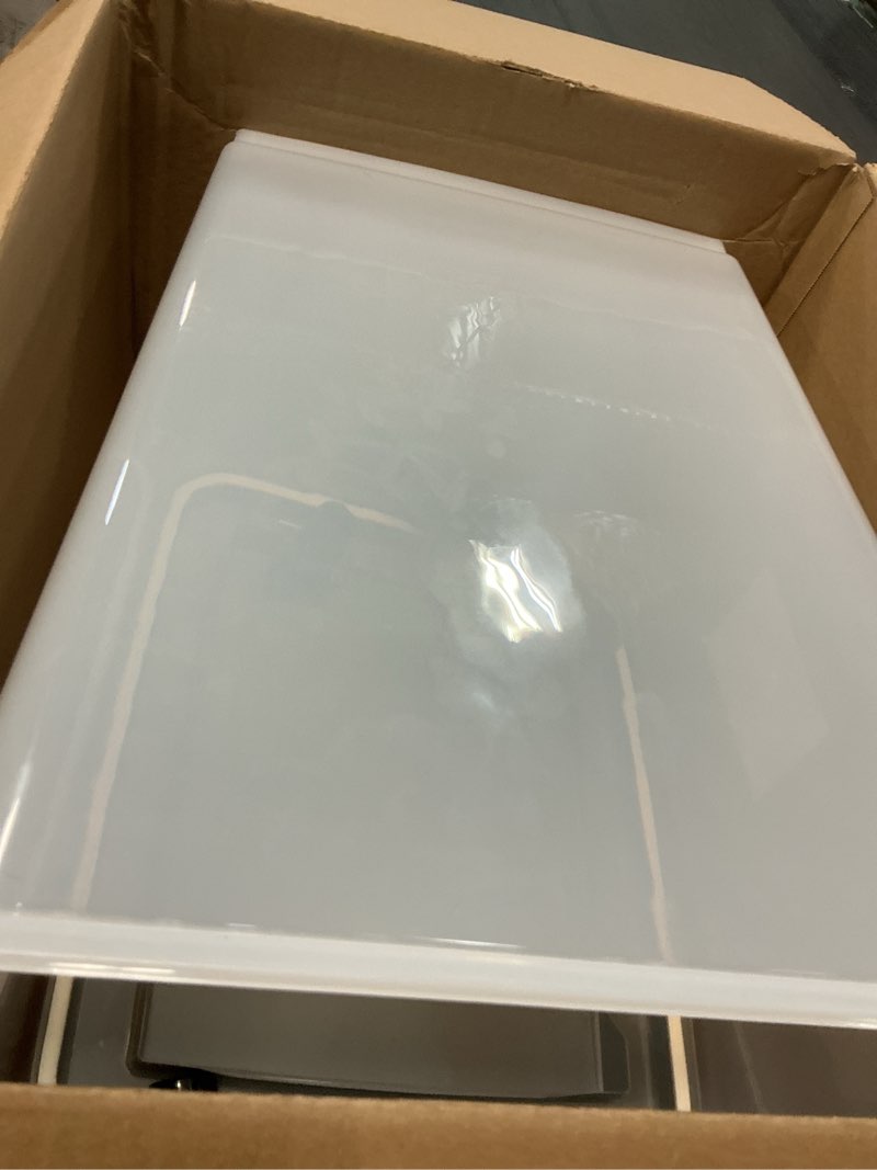 Condition photo showing Good Condition for amazon basics airtight pet food storage container with scoop, bpa free, removable wheels, 69 qt, gray