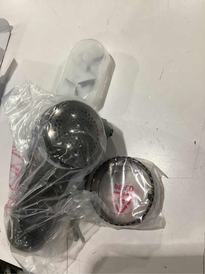 Condition photo showing Good Condition for beautural fabric shaver and lint remover, sweater defuzzer with 2-speeds, 2 replaceable stainless steel blades, battery operated, remove clothes fuzz, lint balls, pills, bobbles gray gray standard