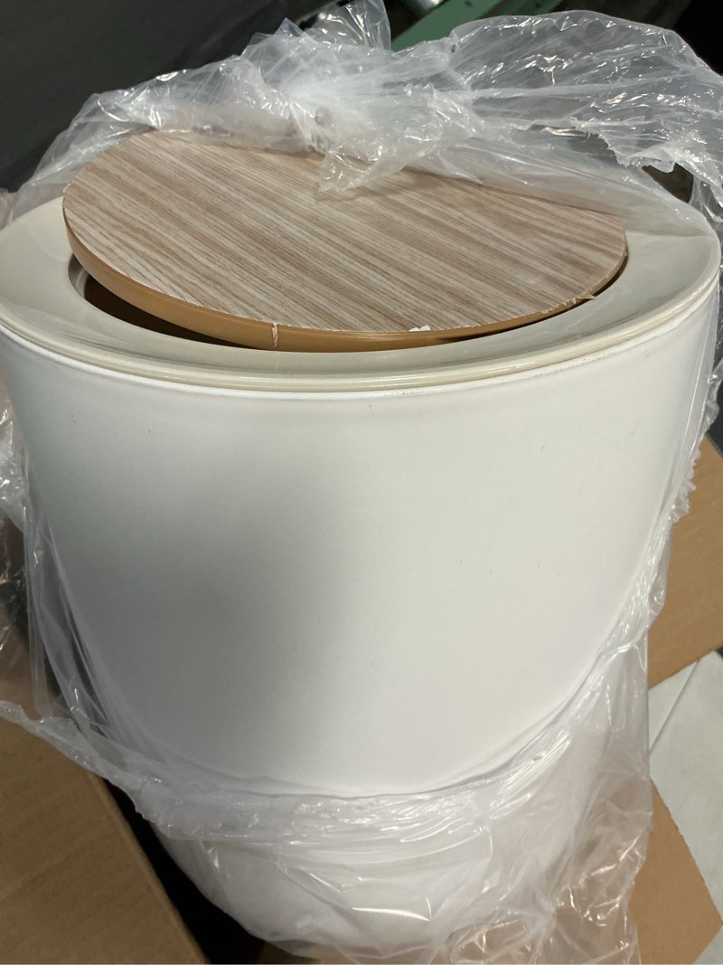 Condition photo showing Good Condition for trash can?7liter/1.8 gallon garbage can with press top lid?nordic modern waste basket?plastic trash bin suitable for kitchen, bathroom, bedroom, living room, office, outdoor?dog proof trash can…… 1.8 gallon round
