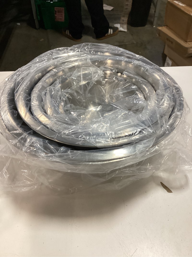 Condition photo showing New/Like New for finedine stainless steel mixing bowls set, dishwasher safe, 6 piece metal mixing bowls for kitchen, nesting, large, small, big food prep, cooking, baking 6 pack stainless steel
