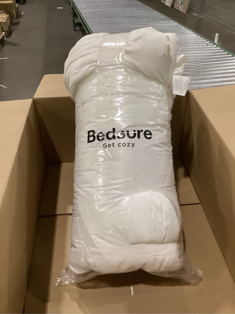 Bedsure get cozy white comforter/blanket