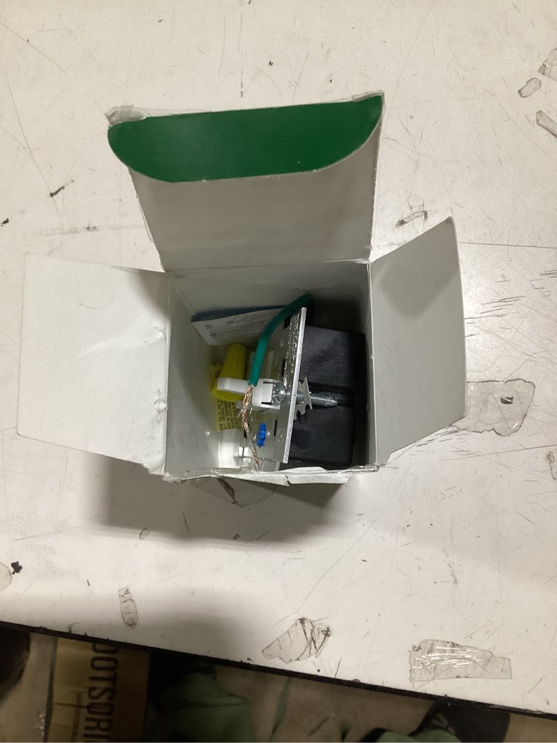 Condition photo showing Good Condition for lutron ariadni/toggler led+ dimmer light switch for dimmable led, halogen and incandescent dimmer switch, 150w, single-pole/3-way, aycl-153p-wh, white white 1 pack