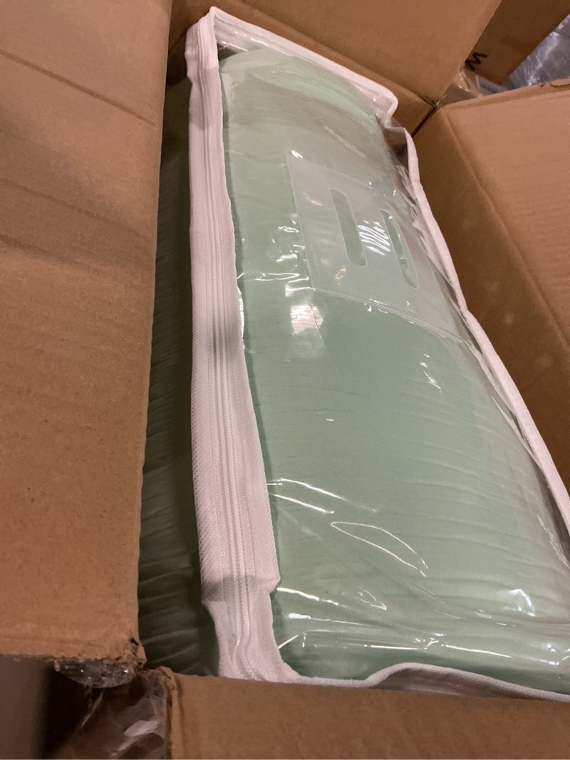 Condition photo showing New/Like New for full/queen seersucker kids' comforter set mint - pillowfort™: microfiber bedding, oeko-tex certified, 3-piece set
