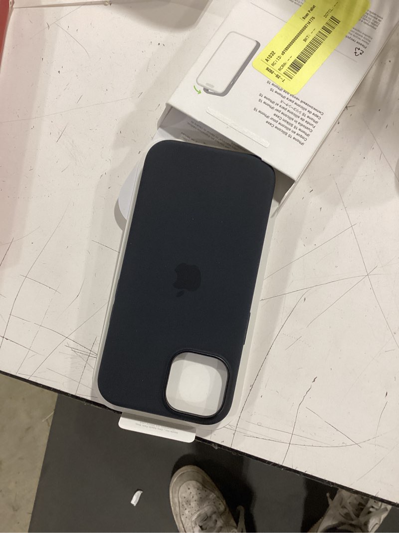 Condition photo showing Good Condition for apple iphone 15 silicone case with magsafe - black