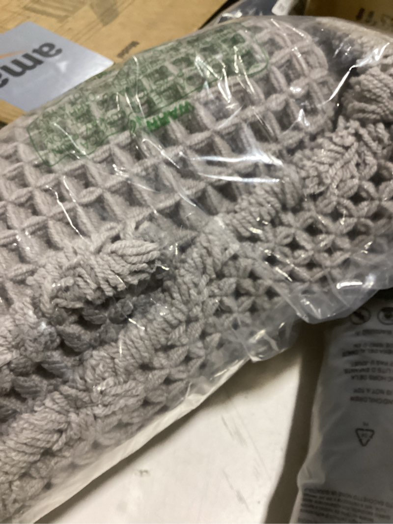 Condition photo showing Good Condition for triohero waffle bath mat, small boho bathroom rugs non slip washable, ultra soft super absorbent quick dry farmhouse bathroom decor, 16" x 24", light grey light grey 1'4" x 2' (rectangular)