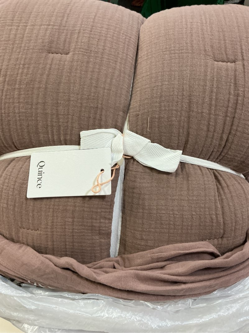 Condition photo showing New/Like New for organic cotton gauze dream quilt set, full/queen, fig