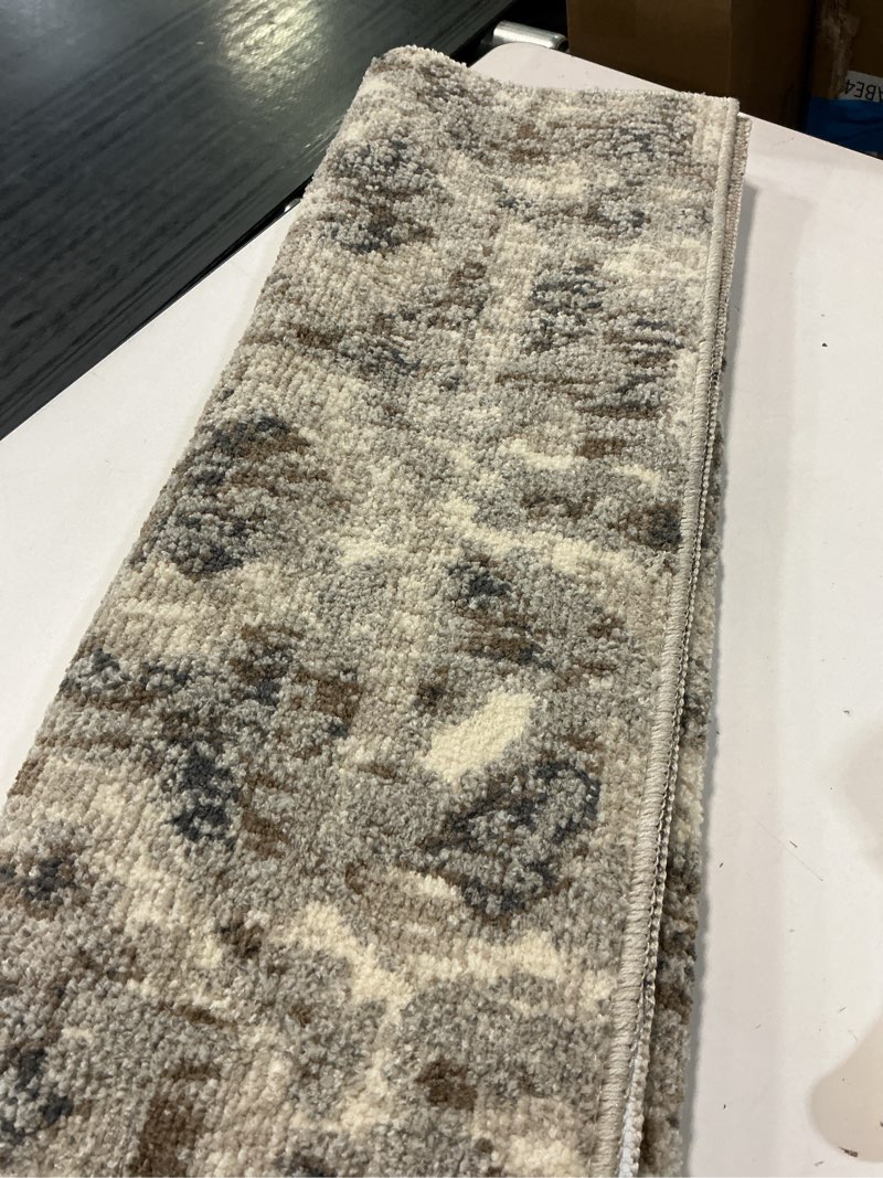 Condition photo showing Good Condition for 2'x3' eliot geo scatter area rug tan/beige/gray - threshold™