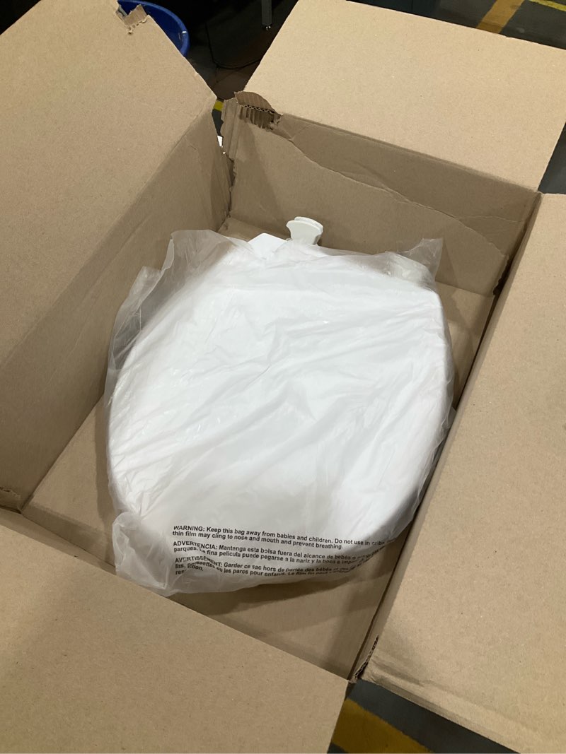 Condition photo showing Good Condition for bemis round enameled wood toilet seat in cotton white with easy•clean hinge