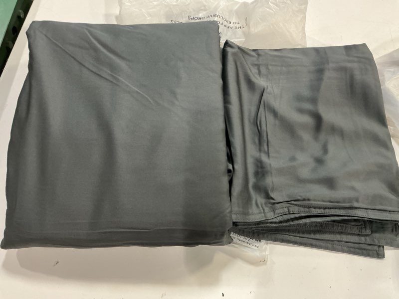 Condition photo showing Good Condition for quince bamboo duvet cover set/charcoal/king/cal king 