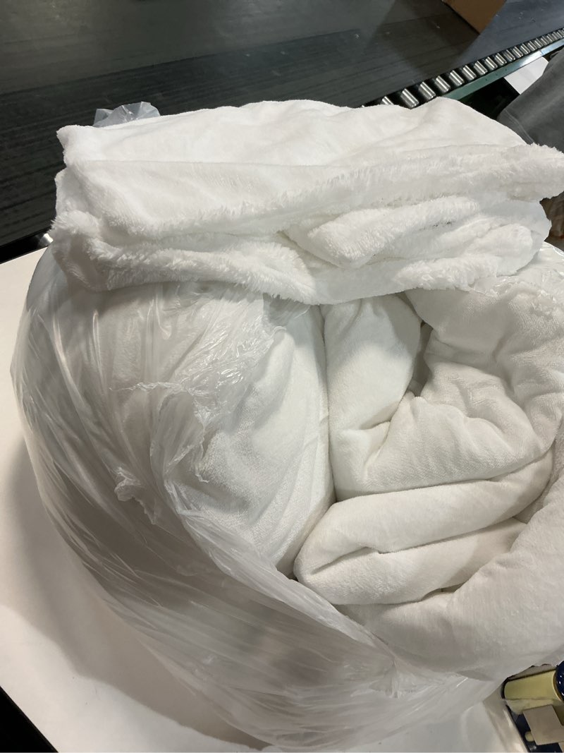 Condition photo showing Good Condition for Bedsure Queen Comforter Set - GentleSoft™ 3 Pieces Fluffy Double-Side Fleece Comforter Set, Cozy Striped Room Decor Aesthetic, Luxury Bright White Bedding Queen Size with 2 Pillowcases, 90x90 Inches Queen (90" x 90") 05 - Bright White