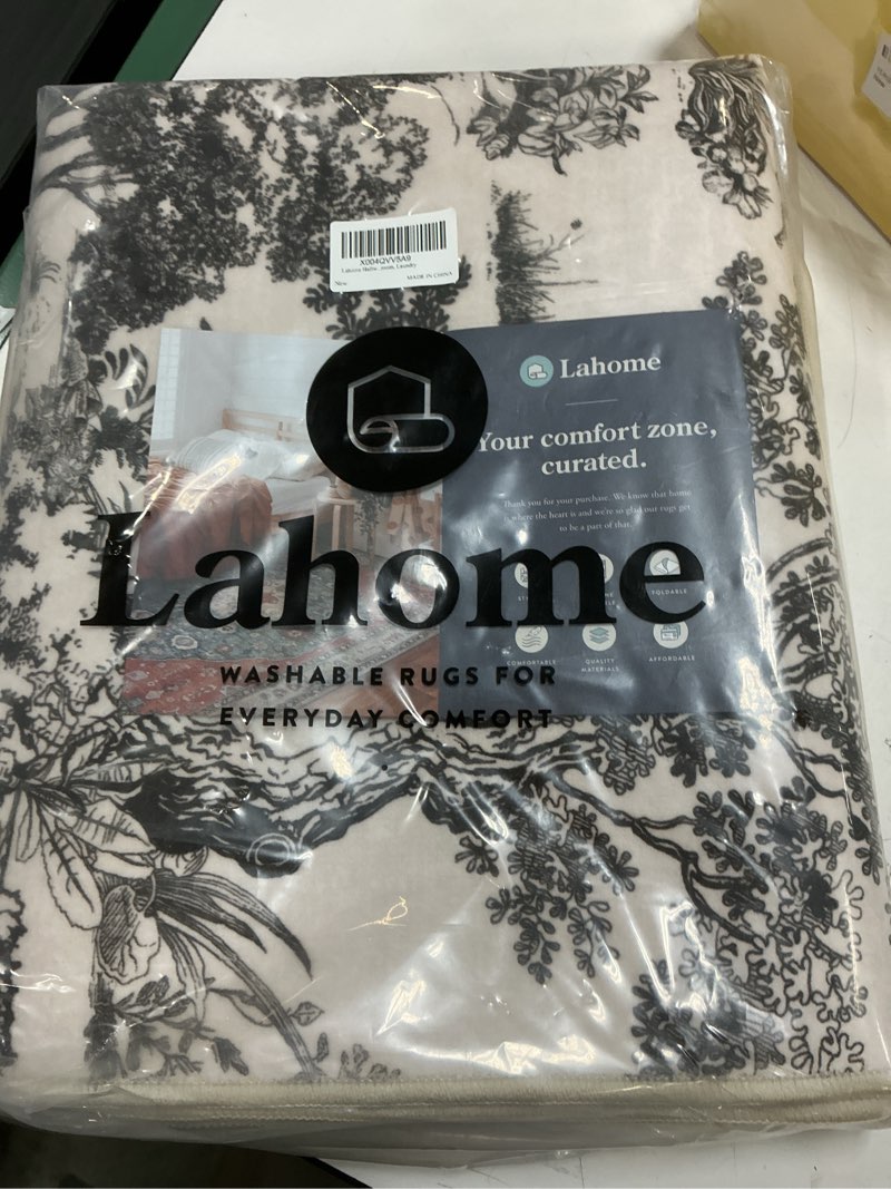 Condition photo showing New/Like New for Lahome Hallway Runner Rug 2'6"x8',Washable Non-Slip Black Long Floor Carpet, Classic Vintage Toile Print Featuring The Jungle-Botanical Scene with Tigers & Lions for Entryway, Bedroom, Laundry 2'6" x 8' (Runner) Black