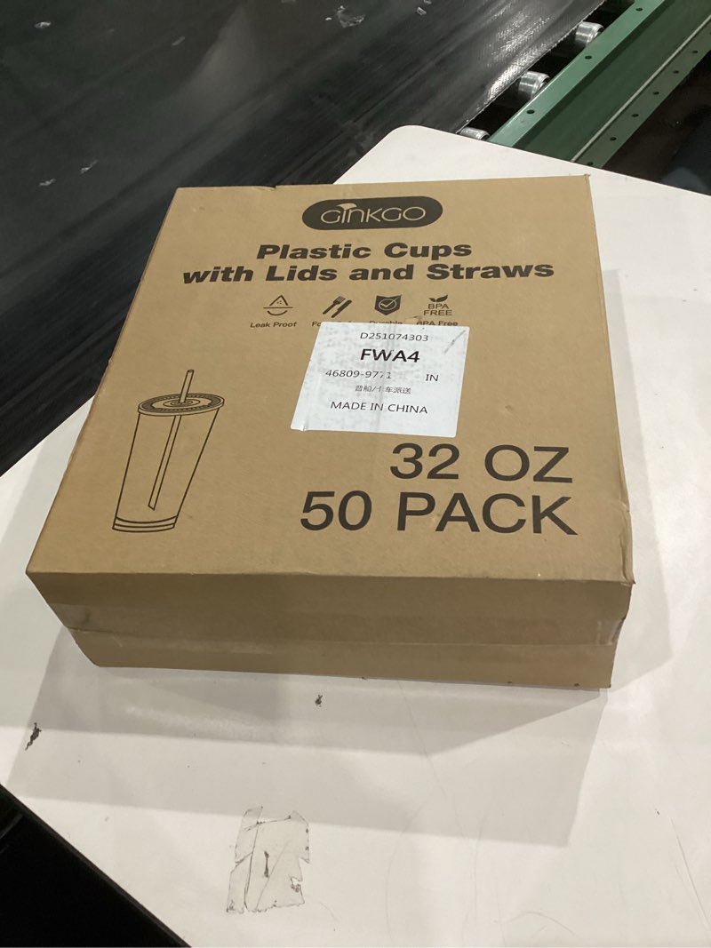Condition photo showing New/Like New for Ginkgo 32 oz Clear Plastic Cups with Lids and Jumbo Straws, Disposable To Go Iced Coffee Cups for Smoothie, Boba Milk Tea - 50 Pack
