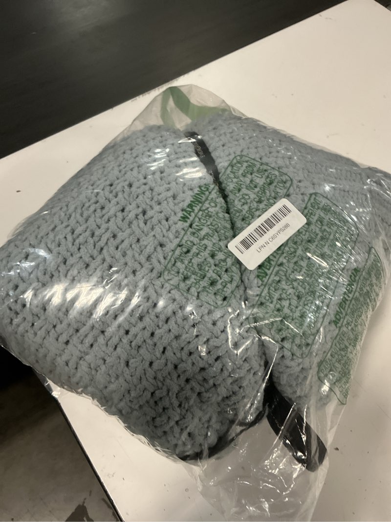 Condition photo showing Good Condition for evergracehome chunky chenille knit throw blanket for couch, soft luxurious moss stitch blankets for bed, cozy decorative farmhouse knitted throws for sofa, chambray blue, 50" x 60" chambray blue 50" x 60"