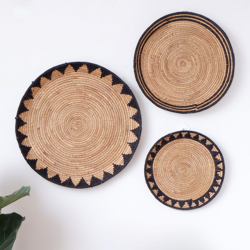 CHI AN HOME 22", 19", 15" Extra Large Hanging Woven Wall Baskets, Water Hyacinth Hanging Wicker Baskets for Wall Decor, Boho Wall Decor Rustic, Oversized Wall Art for Living Room, Bedroom Set of 3 (White)