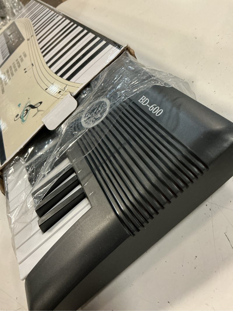 Condition photo showing Good Condition for 61 keys keyboard piano, electronic digital piano with built-in speaker microphone, portable keyboard gift teaching for beginners, electric piano for kids black