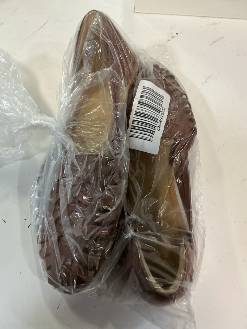 Condition photo showing Good Condition for 100% leather huarache flat, 8, brandy