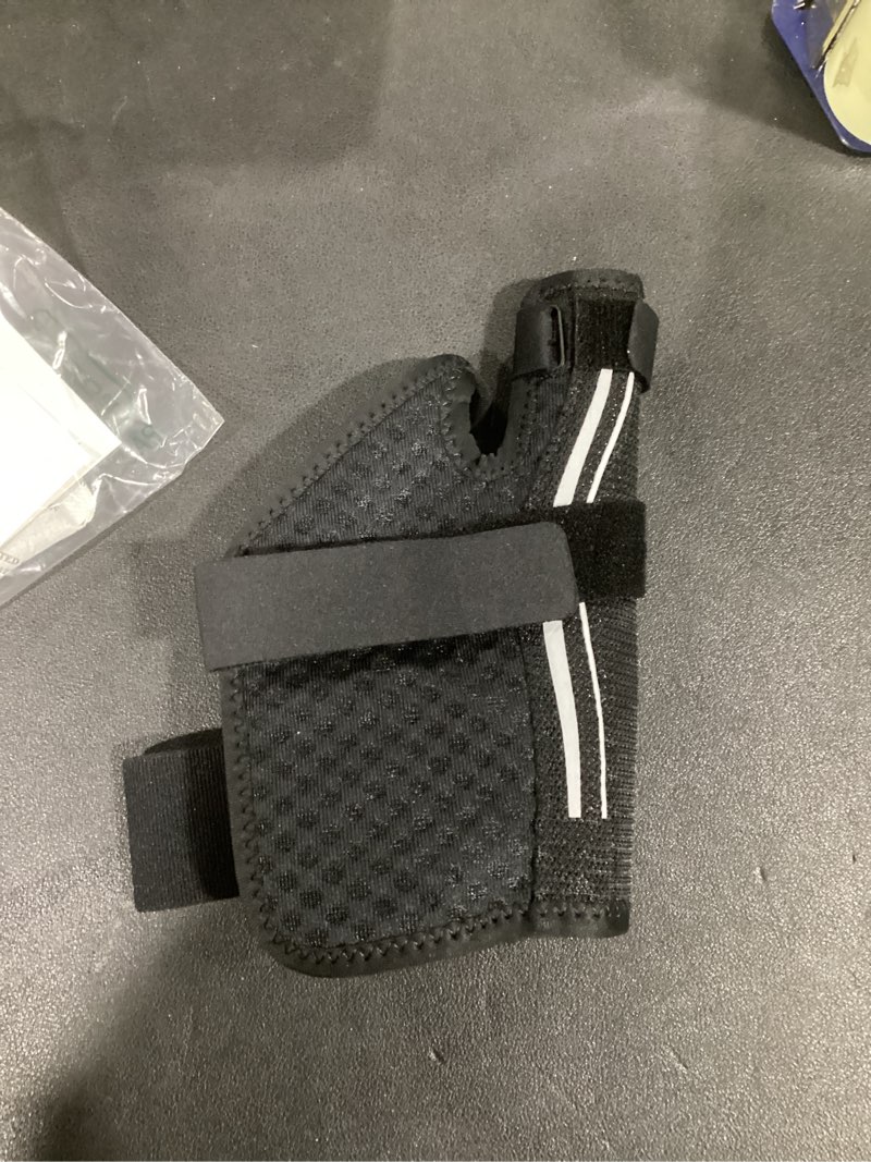 Condition photo showing Good Condition for FREETOO Trigger Finger Splint for Thumb, Thumb Brace Right Hand Left Hand for Arthritis Pain and Support, Thumb Spica Splint for Trigger Thumb Tendonitis, Sprain. Fits Palm from 6.2‘’-7.5‘’ XS White XS-Fit both hands White / Black