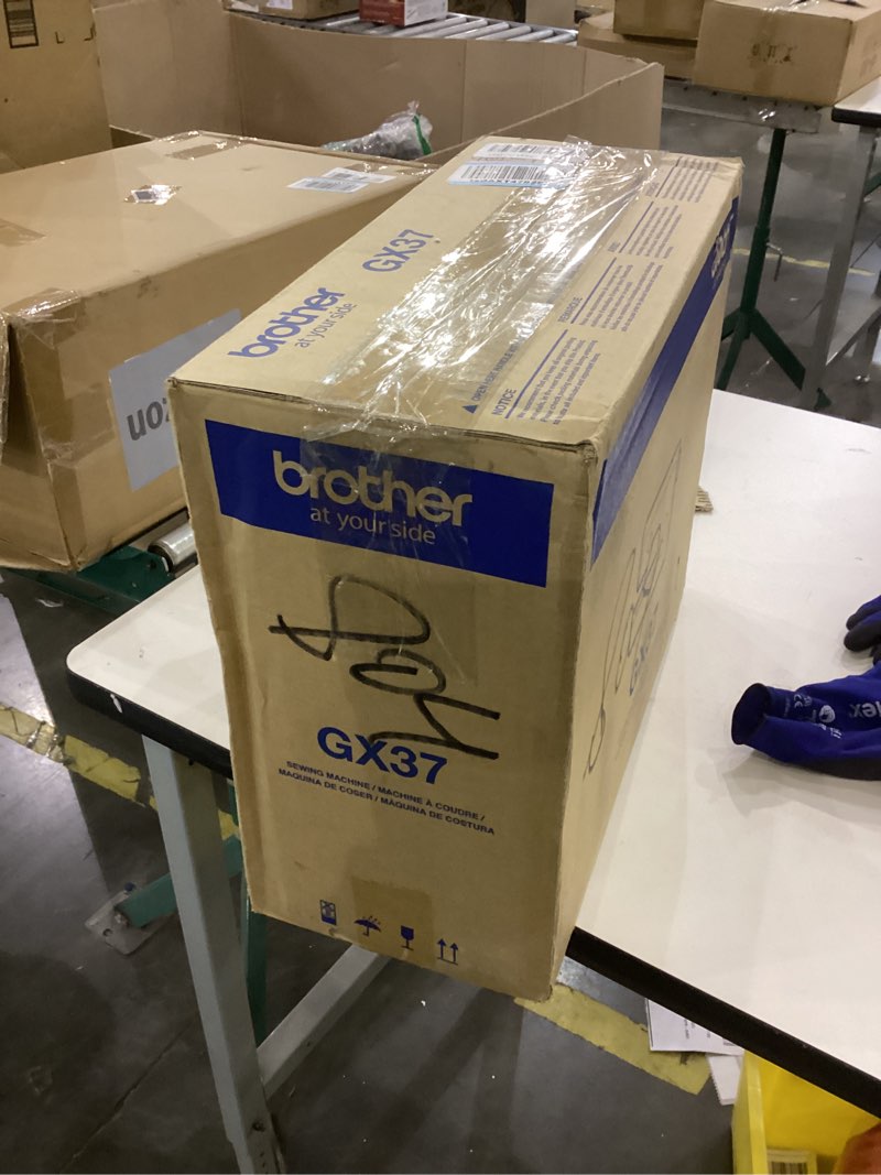 Condition photo showing New/Like New for GX 37 Sewing machine