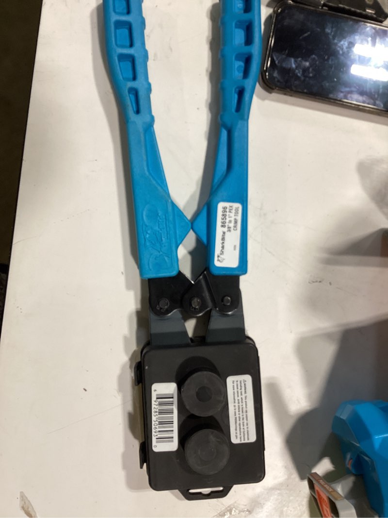 Condition photo showing Good Condition for sharkbite 3/8-in, 1/2-in, 3/4-in, 1-in pex crimp tool