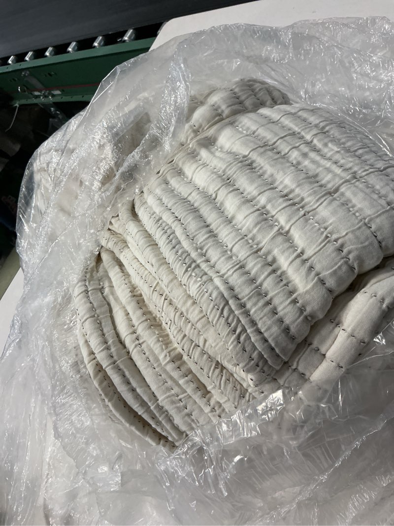 Condition photo showing Good Condition for organic cotton channel stitch coverlet, king/cal king, undyed