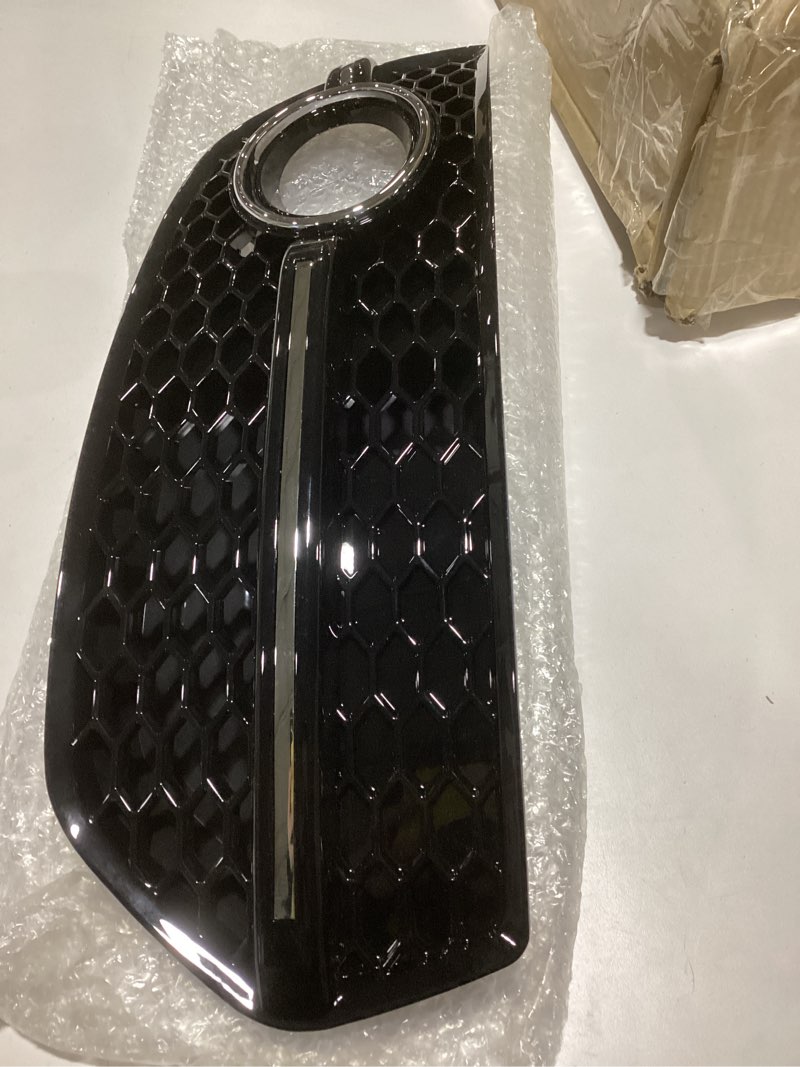 Condition photo showing Good Condition for 1 Pair Fog Light Grill for Audi Q5 2009-2012 Durable ABS Black Front Left Right Front Lower Bumper Fog Light Cover Inserts