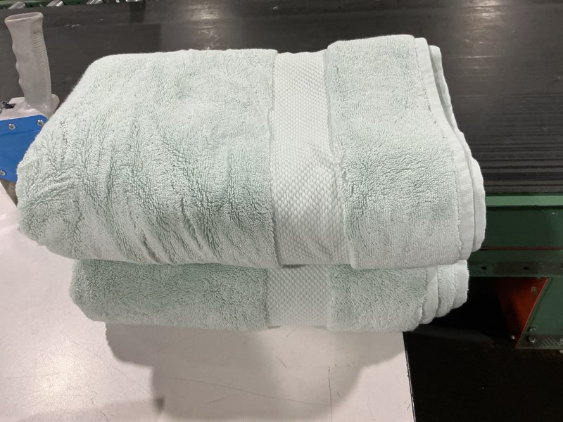 Condition photo showing As Is for plush organic turkish cotton bath towel (set of 2) green