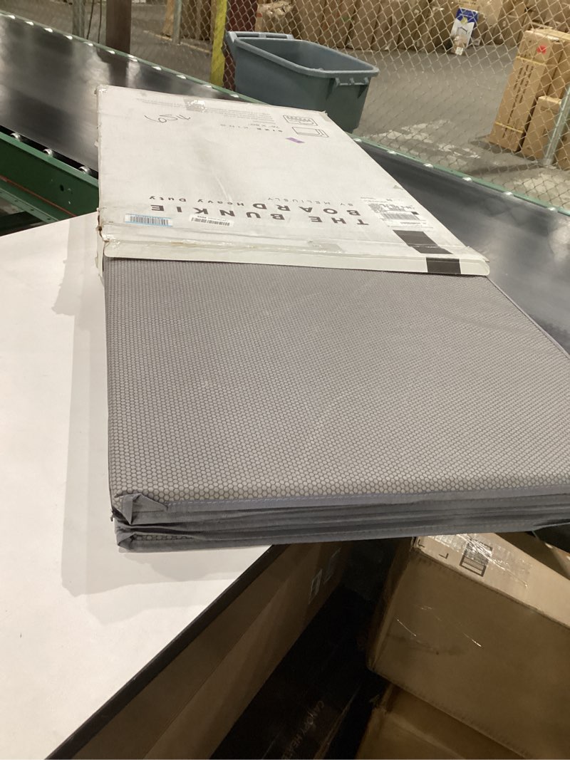 https://lotting-media.assets.bidfta.com/lotting_ebc97b9d-dcf2-4d91-9c03-08b3b10186ce