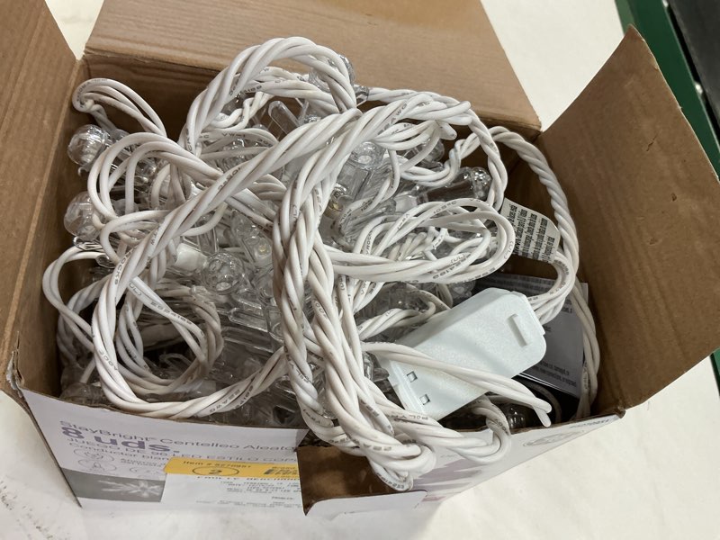 Condition photo showing Good Condition for  GE Snowflake 8 -Count Sparkling White LED Plug-In Christmas Icicle Lights 