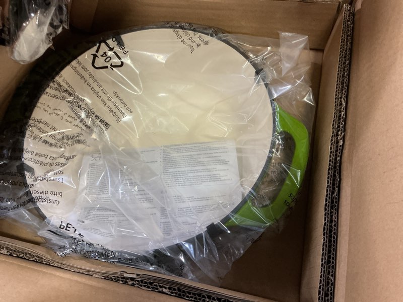 Condition photo showing New/Like New for amazon basics enameled cast iron dutch oven pot with lid, round, dual handles, heavy-duty, oven safe for stews, roasting, baking, 6-quart, green green 6-quart