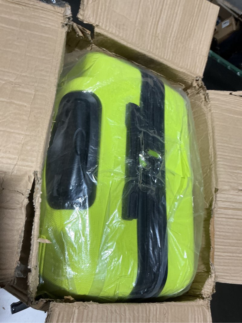 Condition photo showing New/Like New for rockland melbourne hardside expandable spinner wheel luggage, lime, 3-piece set (20/24/28) lime 3-piece set (20"/24"/28")