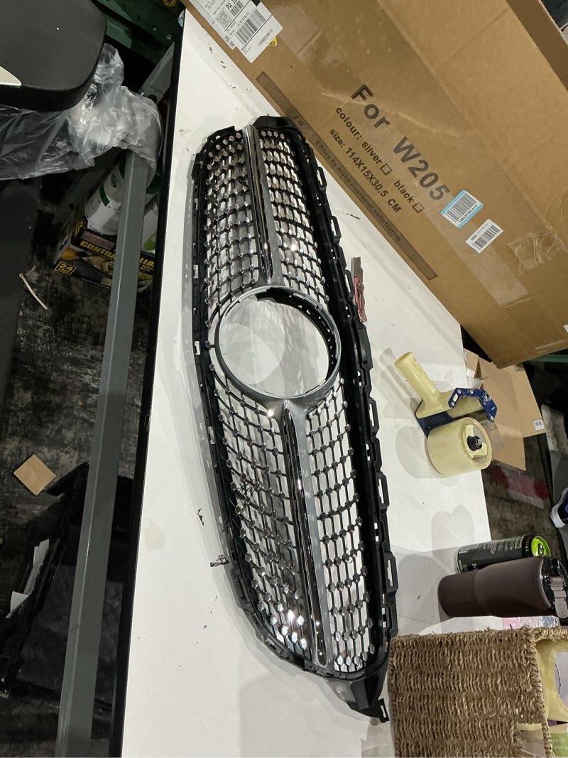 Condition photo showing Good Condition for front diamond grille for mercedes-benz 