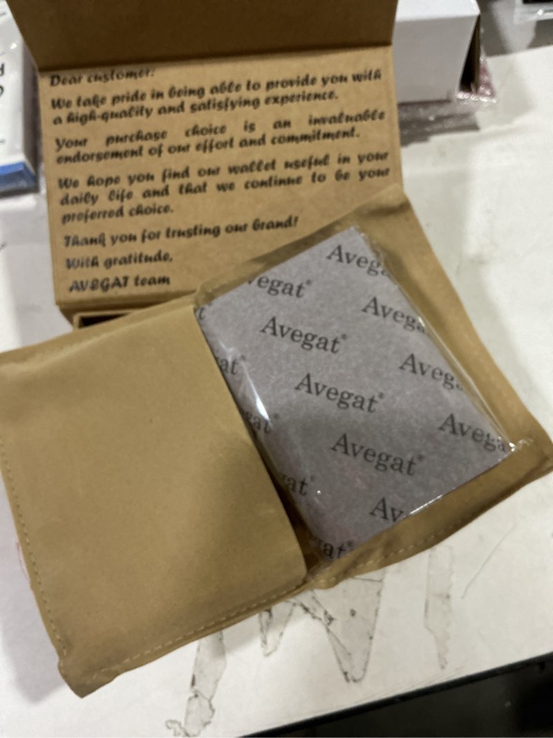 Condition photo showing New/Like New for Trifold Wallet for Men