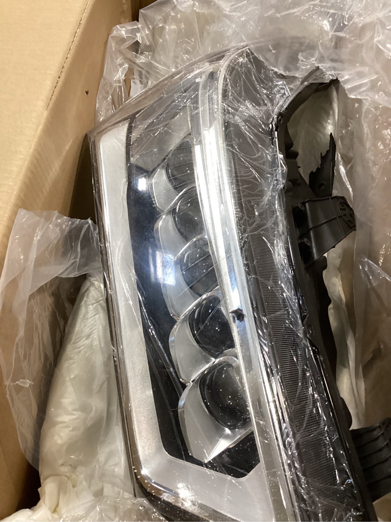 Condition photo showing Good Condition for right passenger side led headlight compatible with acura mdx 2017-2020 33100-tz5-a51 ac2503130
