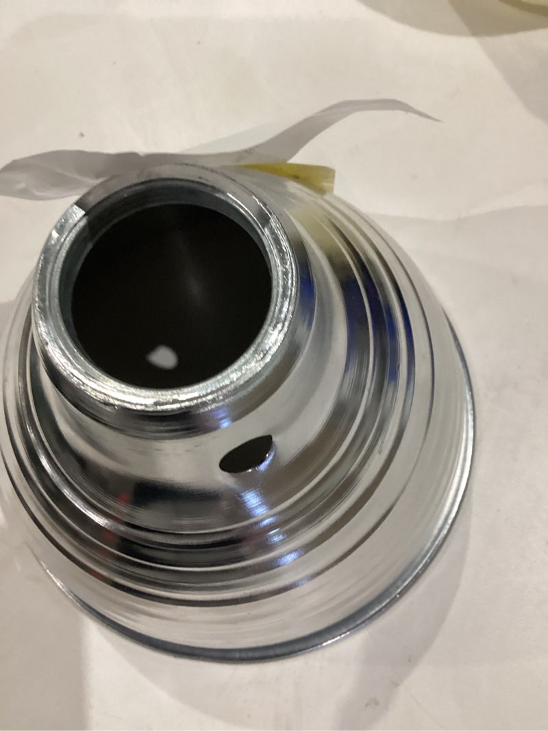 Condition photo showing As Is for incompetent  utilitech 700 -lumens incandescent plug-in clamped work light